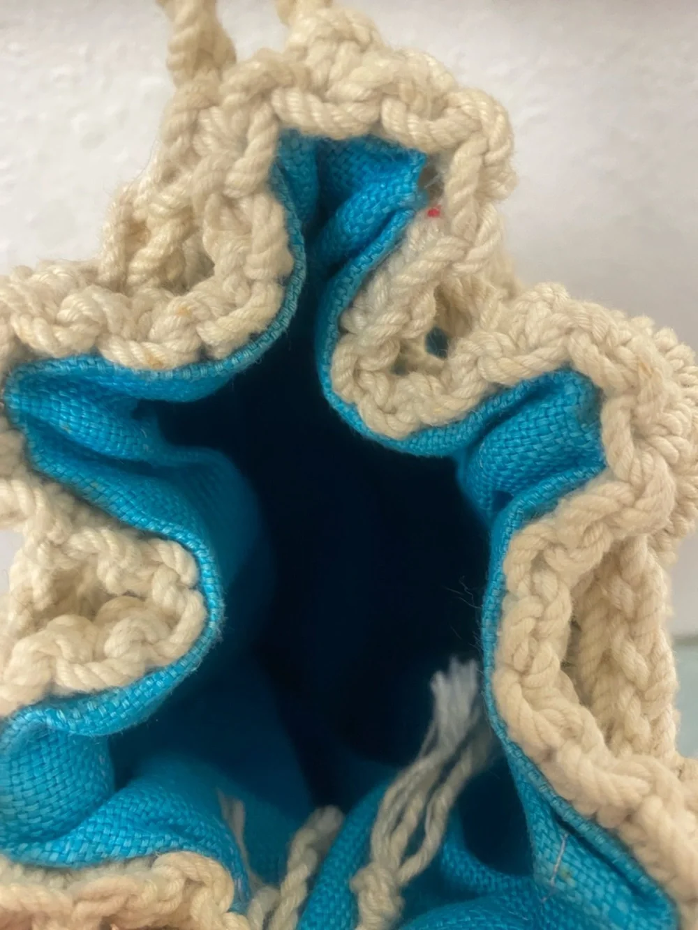 Vintage 70s -Handmade Macramé Fringe Crossbody Bag in Cream, aqua lining